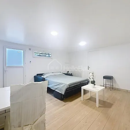With Private Garden - Apartment *